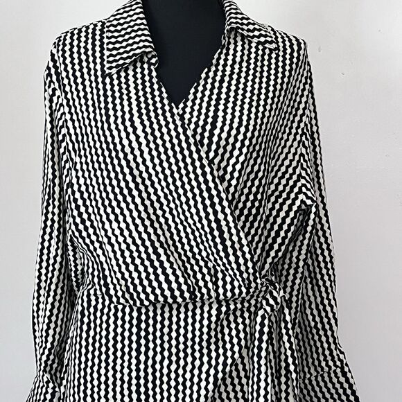H&M Long Sleeve Black & Ivory Swiggly Stripe Collared Wrap Mini Dress Size M - Picture 8 of 11